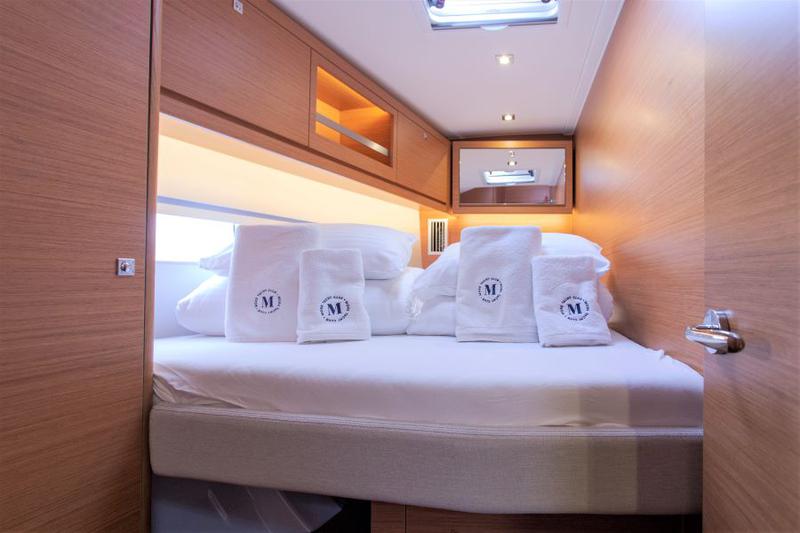 Book yachts online - sailboat - Dufour 530 - ANNA III - rent