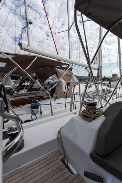 Book yachts online - sailboat - Dufour 530 - ANNA III - rent