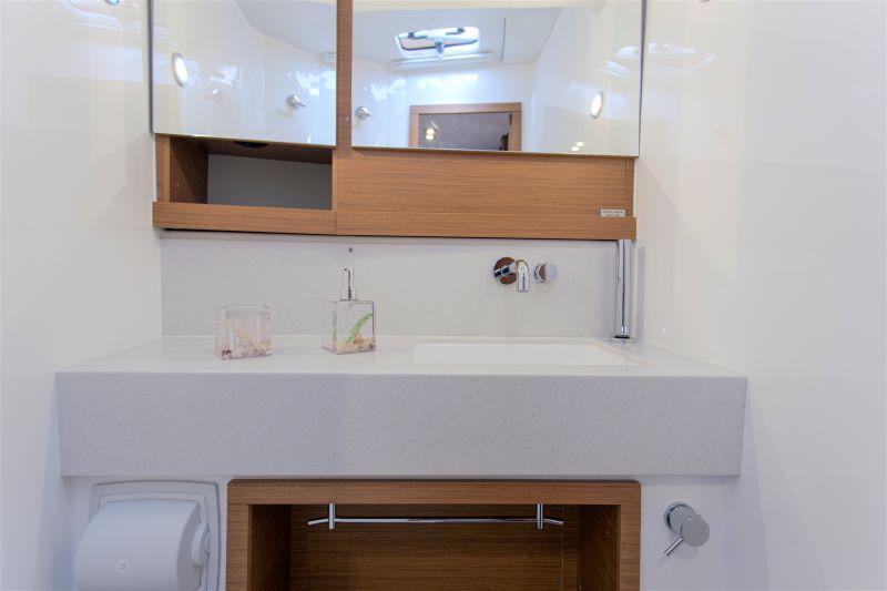 Book yachts online - sailboat - Dufour 530 - ASTRID - rent