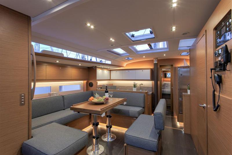 Book yachts online - sailboat - Dufour 530 - JOHANNA - rent