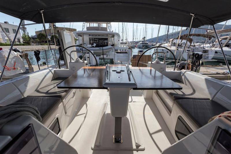 Book yachts online - sailboat - Dufour 460 - WILMA  - rent