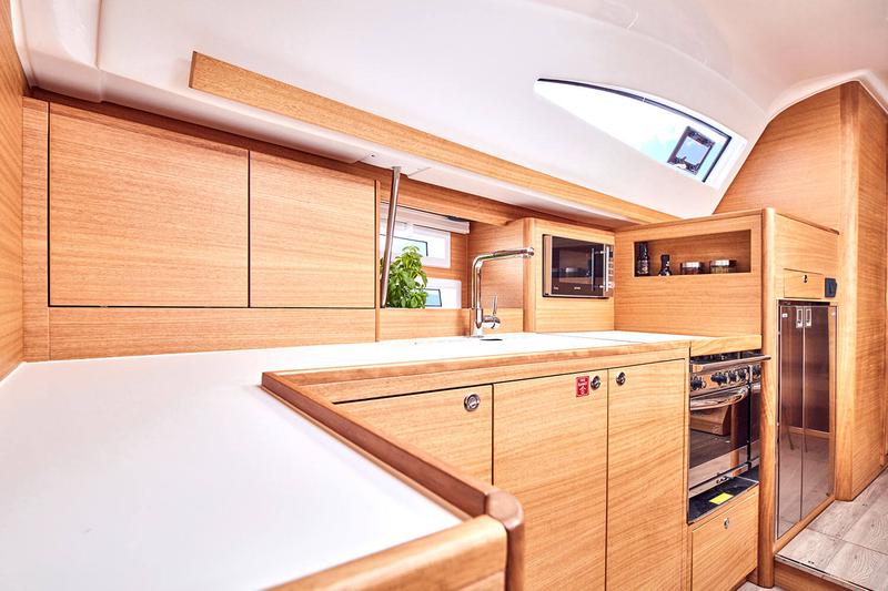 Book yachts online - sailboat - Elan Impression 45.1 OW - MOONLIGHT  - rent