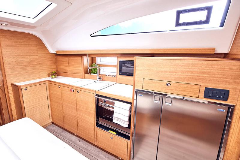 Book yachts online - sailboat - Elan Impression 45.1 OW - MOONLIGHT  - rent