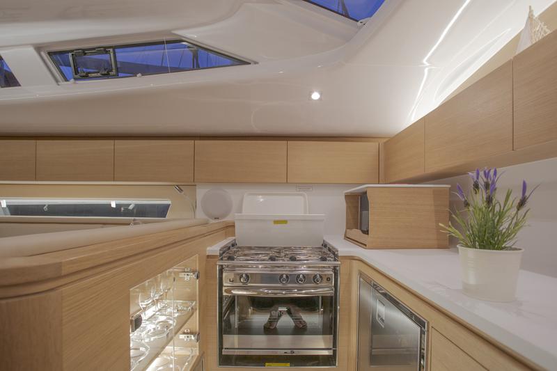 Book yachts online - sailboat - Elan GT6 - NEVERA - rent
