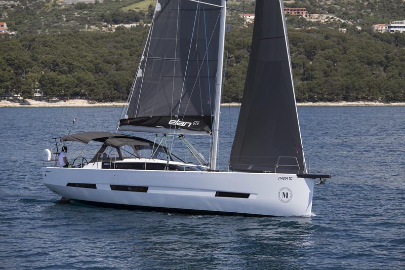 Book yachts online - sailboat - Elan GT6 - NEVERA - rent