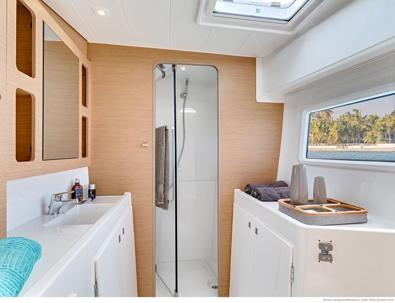 Book yachts online - catamaran - Lagoon 42 - STARDUST - rent