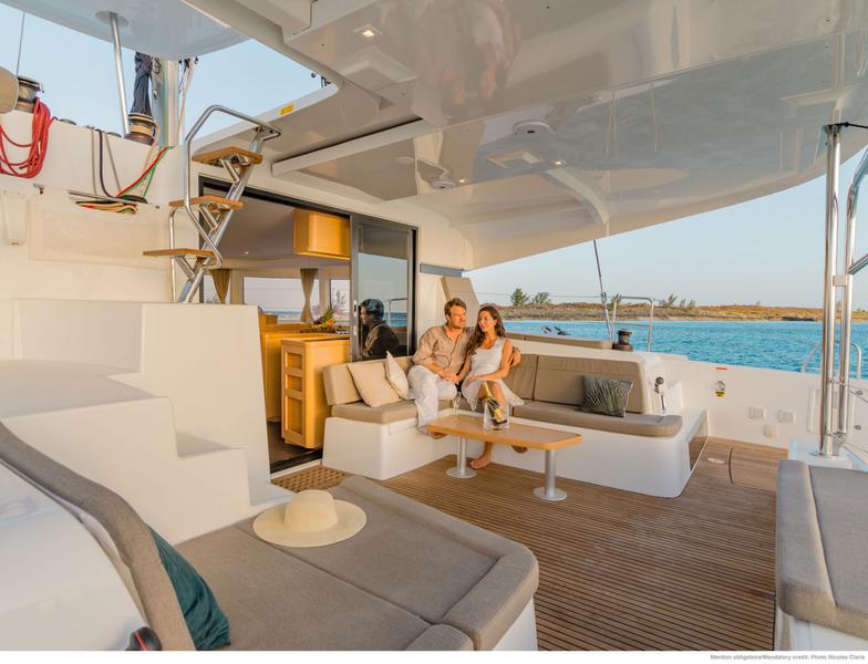 Book yachts online - catamaran - Lagoon 42 - STARDUST - rent