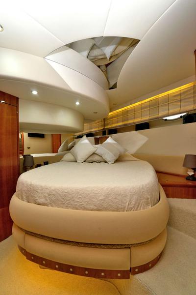Book yachts online - motorboat - Azimut 58 - Poseidon - rent