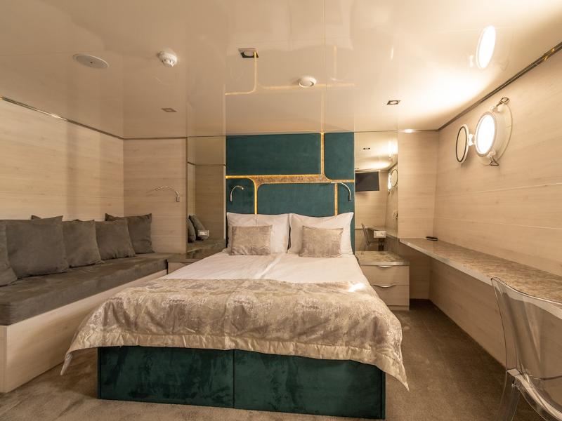 Book yachts online - other - Motoryacht - Yolo - rent