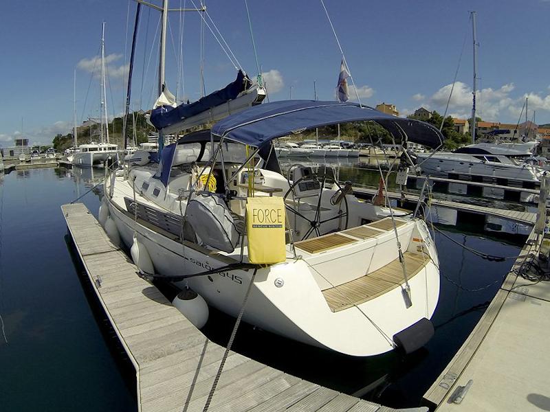 Book yachts online - sailboat - Salona 45 - Nati - rent