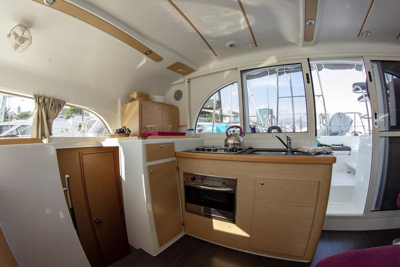 Book yachts online - catamaran - Lagoon 380 S2 - Atenea - rent