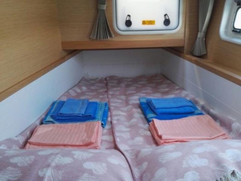 Book yachts online - catamaran - Lagoon 39 - Salty Dog - rent