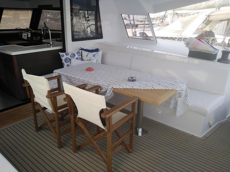 Book yachts online - catamaran - Nautitech 46 Fly - Angie - rent