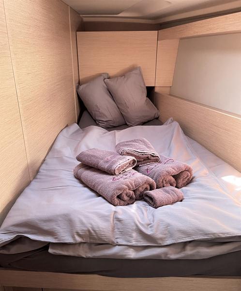 Book yachts online - sailboat - Hanse 458 - Infinity of Trust - rent