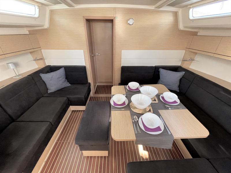 Book yachts online - sailboat - Hanse 458 - Infinity of Trust - rent