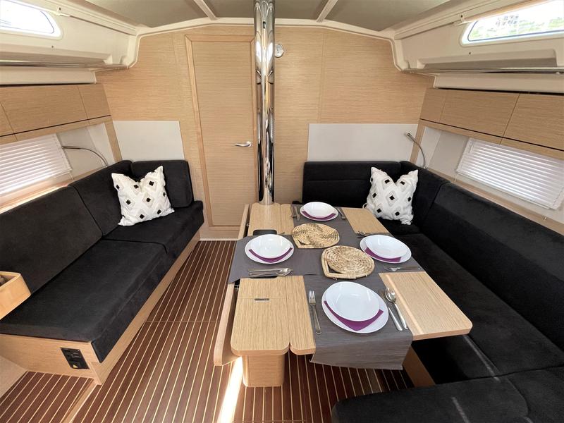 Book yachts online - sailboat - Hanse 418 - Infinity of Wisdom - rent