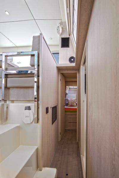 Book yachts online - catamaran - Leopard 40 - 3 cab - DAMLA - rent