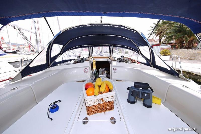 Book yachts online - sailboat - Bavaria 44 - Scorpion - rent