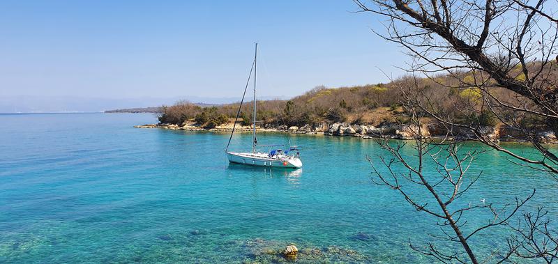 Book yachts online - sailboat - Bavaria 44 - Scorpion - rent