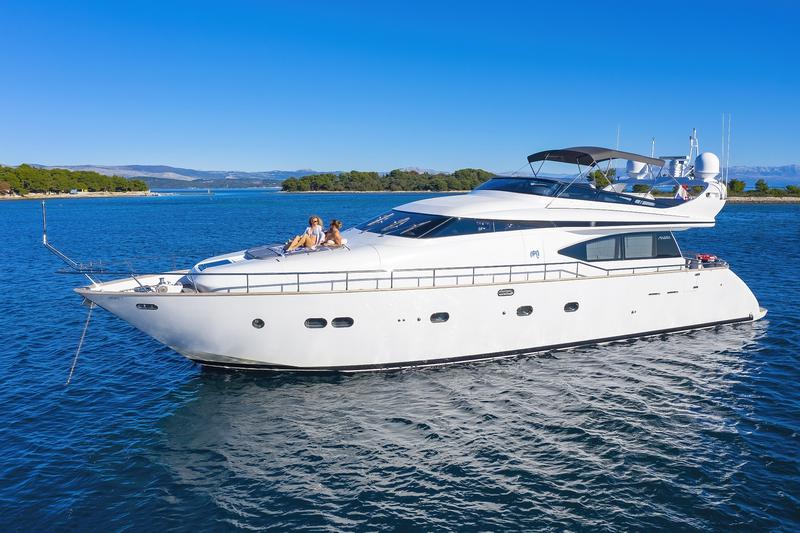 Book yachts online - motorboat - Maiora 20S - Hope I - rent