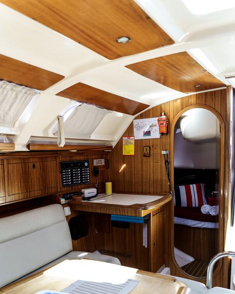 Book yachts online - sailboat - Dufour 43 - Andromeda - rent
