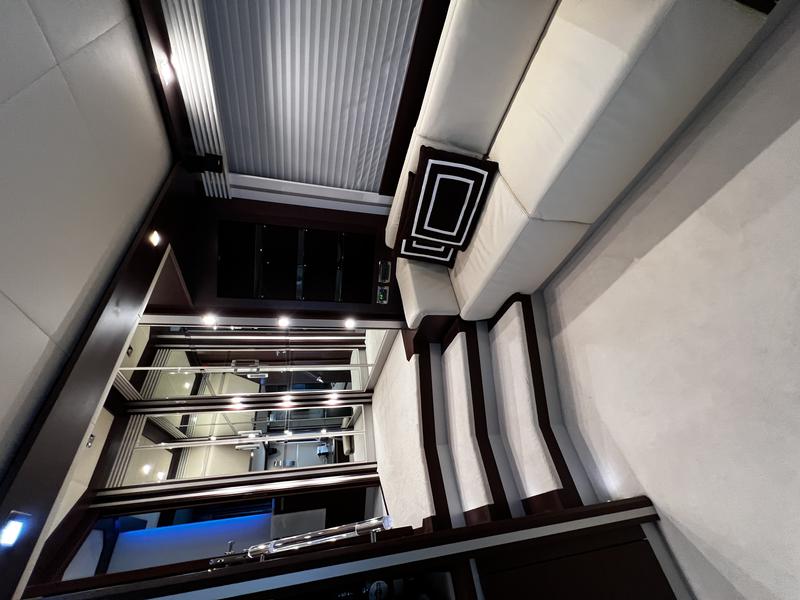 Book yachts online - motorboat - Dominator 680 S - QUO VADIS - rent
