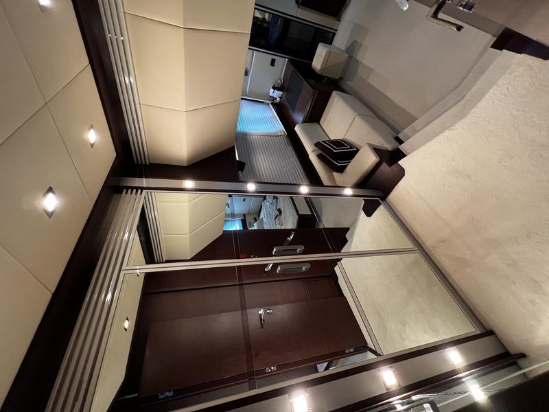 Book yachts online - motorboat - Dominator 680 S - QUO VADIS - rent