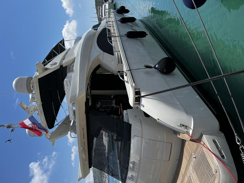 Book yachts online - motorboat - Dominator 680 S - QUO VADIS - rent