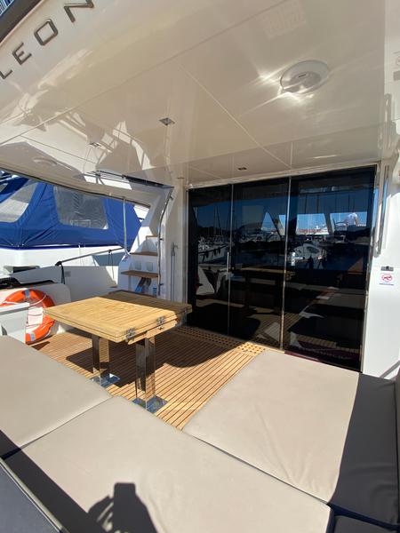 Book yachts online - motorboat - Galeon 550 Sky - GREMIX - rent