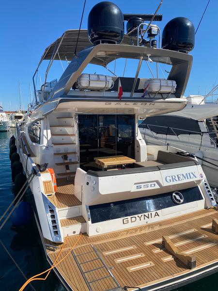 Book yachts online - motorboat - Galeon 550 Sky - GREMIX - rent