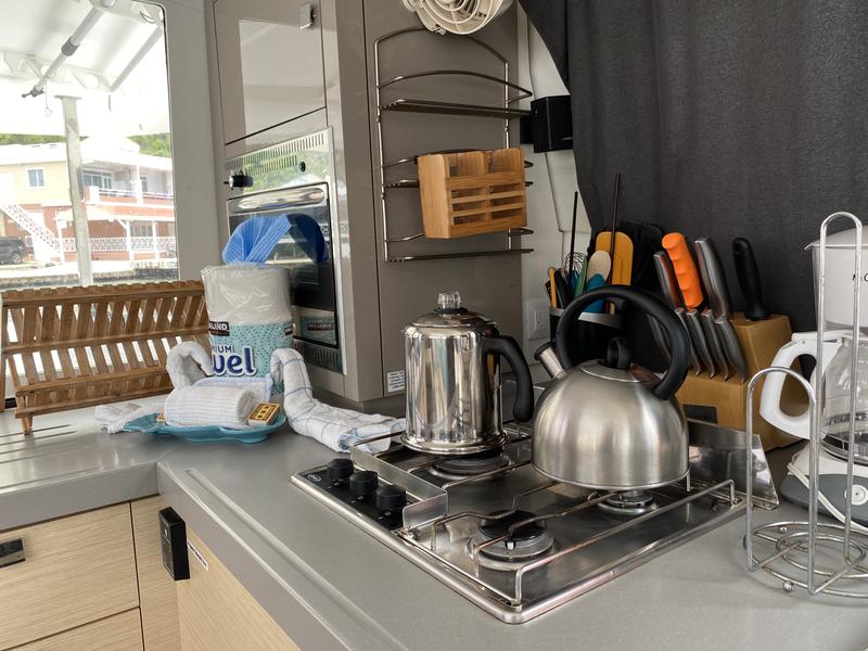 Book yachts online - catamaran - FP Lucia 40/3cab - Island Life - rent