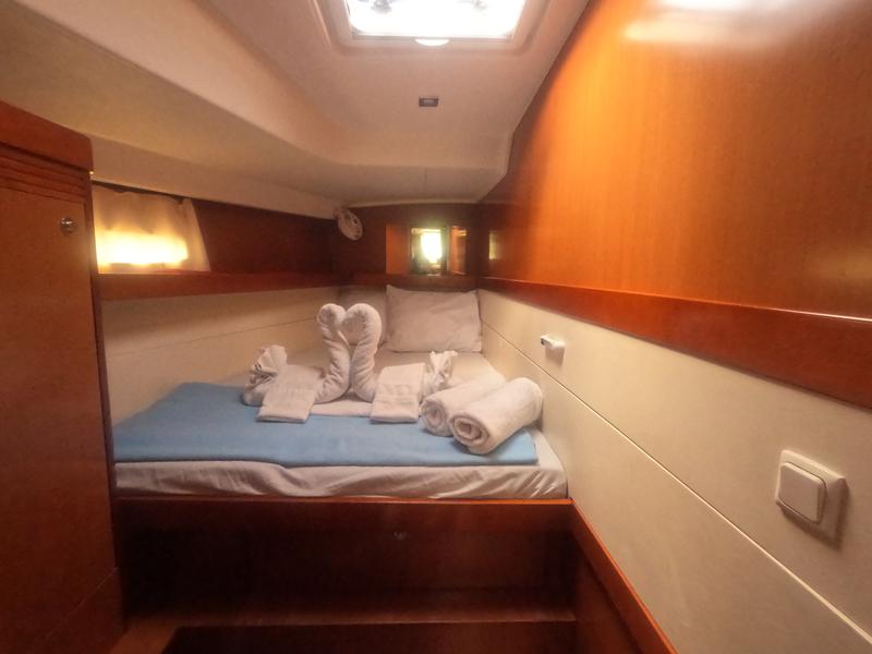 Book yachts online - sailboat - Beneteau Oceanis 50 - Calypso II - rent