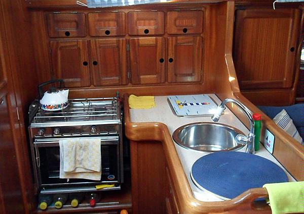 Book yachts online - sailboat - Bavaria 350 - Simera - rent