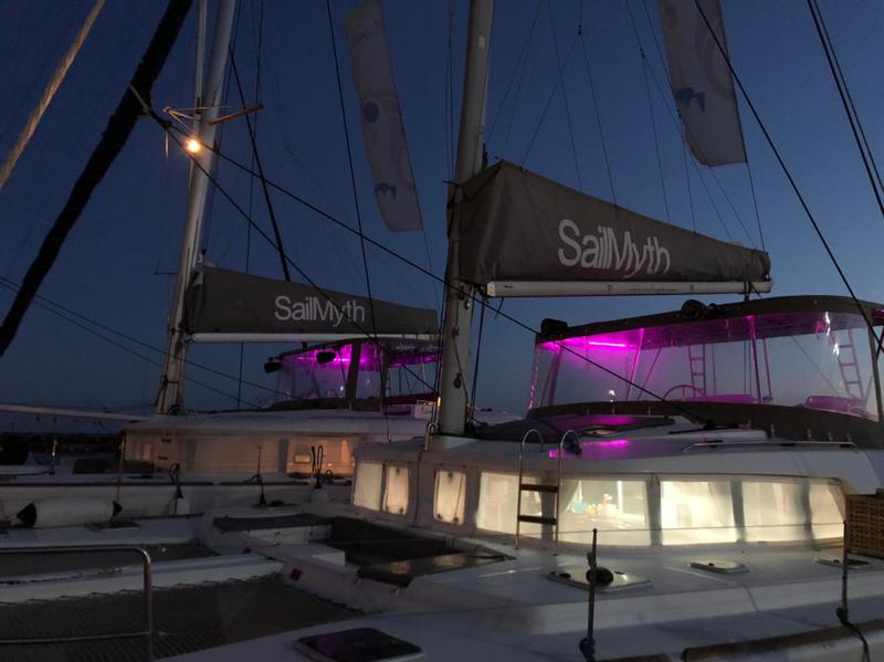 Book yachts online - catamaran - Lagoon 450  Flybridge - MIA PLUS - rent