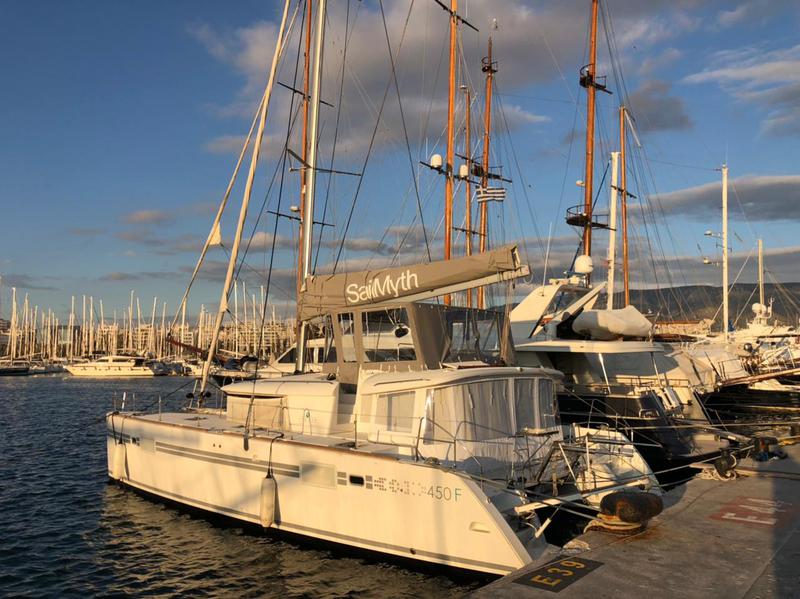 Book yachts online - catamaran - Lagoon 450  Flybridge - MIA PLUS - rent