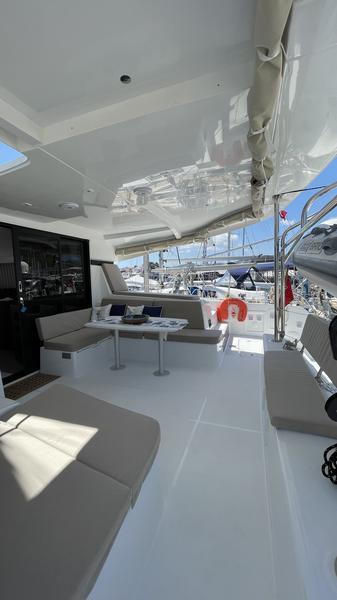 Book yachts online - catamaran - Lagoon 42 - Liquid Asset - rent