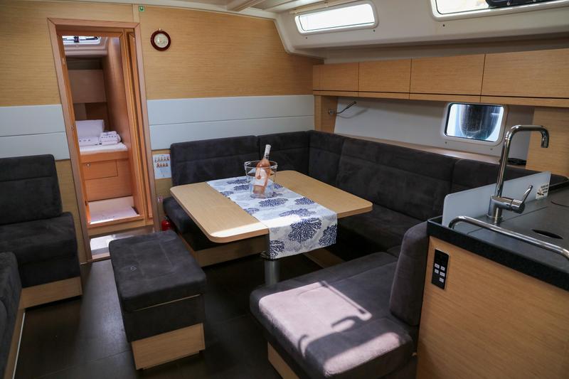 Book yachts online - sailboat - Hanse 458 - Celine 1 - rent