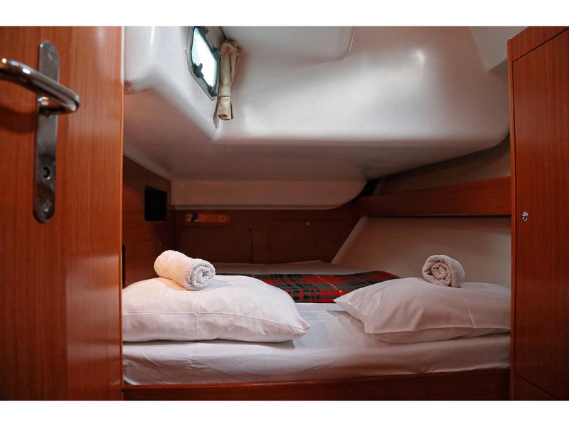 Book yachts online - sailboat - Cyclades 43.4 - HERMES - rent
