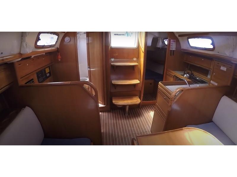 Book yachts online - sailboat - Bavaria 33 Cruiser - Sea Sail II - rent