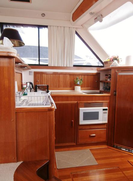 Book yachts online - motorboat - Riviera 48 Flybridge - MARINA - rent