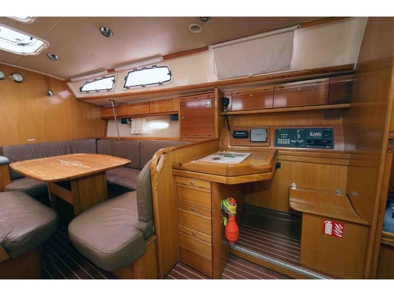 Book yachts online - sailboat - Bavaria 40 Cruiser - ELEKTRA  - rent