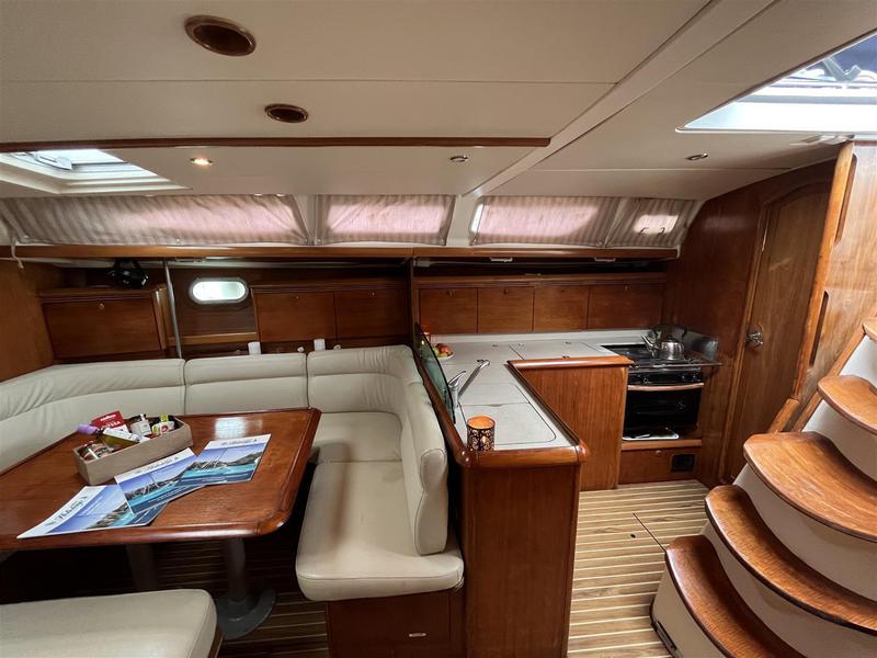 Book yachts online - sailboat - Sun Odyssey 43 - Irene - rent