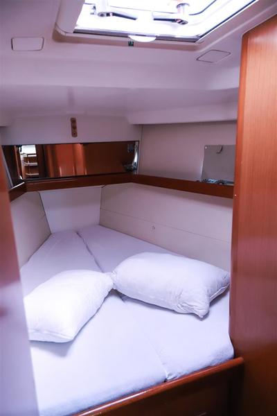 Book yachts online - sailboat - Oceanis 43 - MOJITO - rent