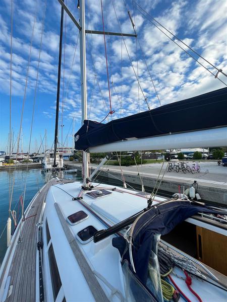 Book yachts online - sailboat - Sun Odyssey 42 i Performance - Waterproof - rent