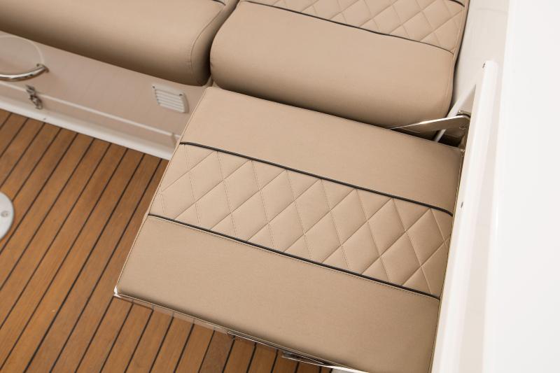 Book yachts online - motorboat - Atlantic Marine Sun Cruiser 690 - Milen - rent