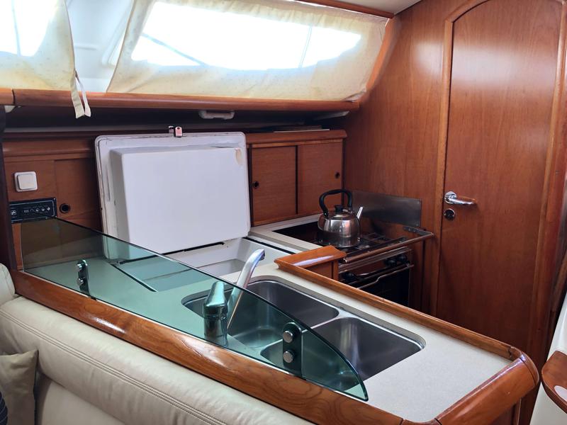 Book yachts online - sailboat - Sun Odyssey 35 - Natassa - rent