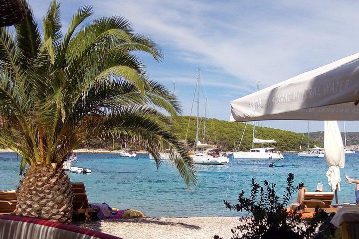 Book yachts online - catamaran - Lagoon 450 F - GREY GOOSE I - rent
