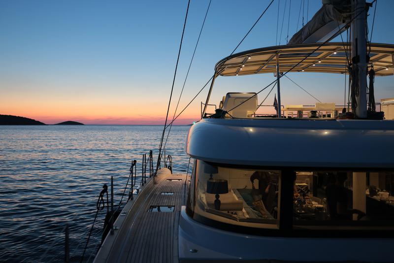 Book yachts online - catamaran - Sunreef 60 - SINATA - rent