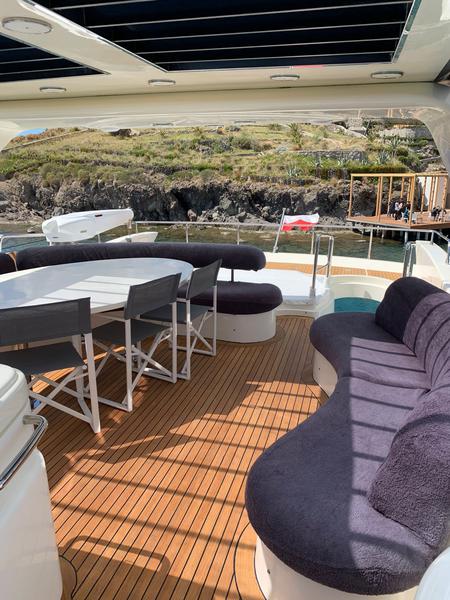 Book yachts online - motorboat - Azimut 80 - Alibi - rent