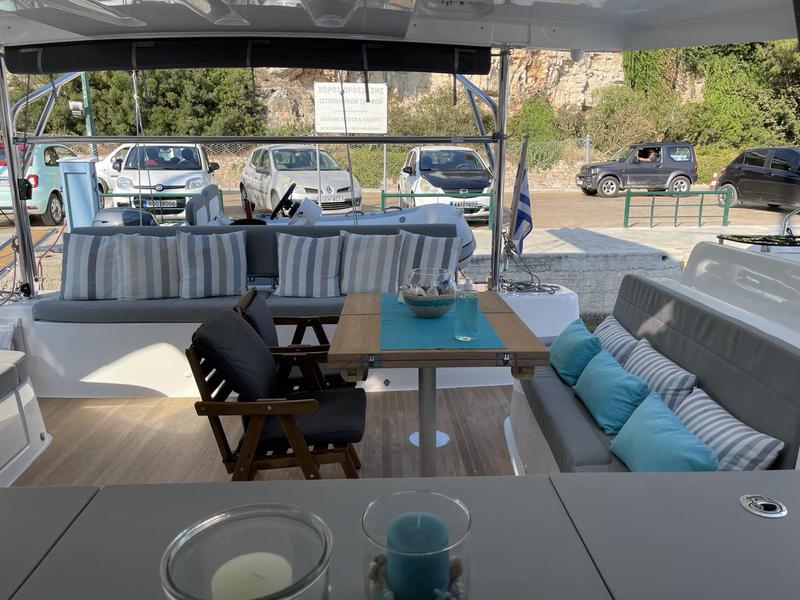 Book yachts online - catamaran - Lagoon 46 - Grand Blue - rent